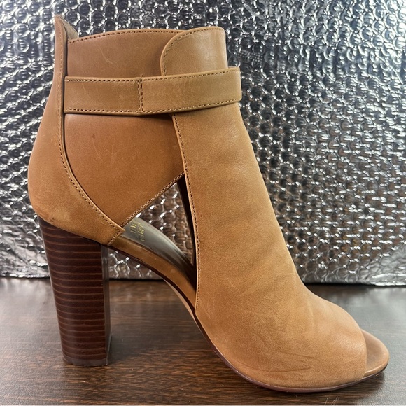 Vince Camuto Venica Bootie Size 10 Eu 40 Tan Buckled Leather 5 In Heel Open Toe - Picture 4 of 14